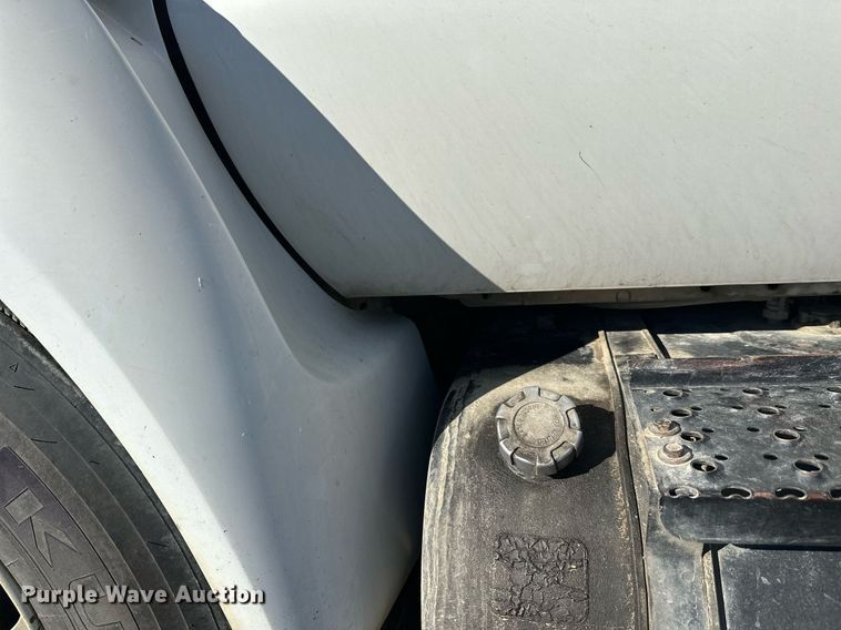 image for item DW4276 2009 Ford F750 Super Duty bucket truck