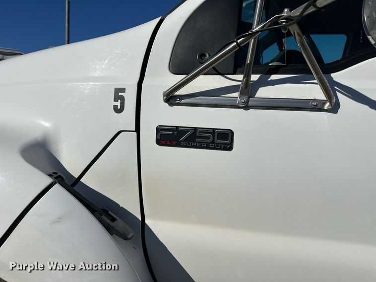 image for item DW4276 2009 Ford F750 Super Duty bucket truck