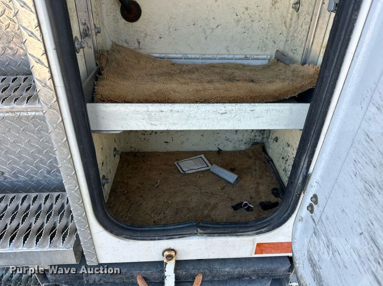 image for item DW4276 2009 Ford F750 Super Duty bucket truck