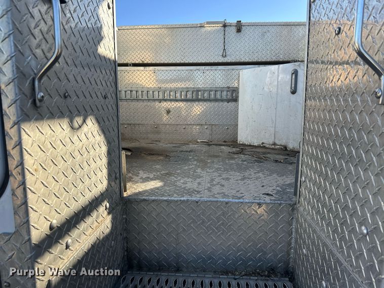 image for item DW4276 2009 Ford F750 Super Duty bucket truck