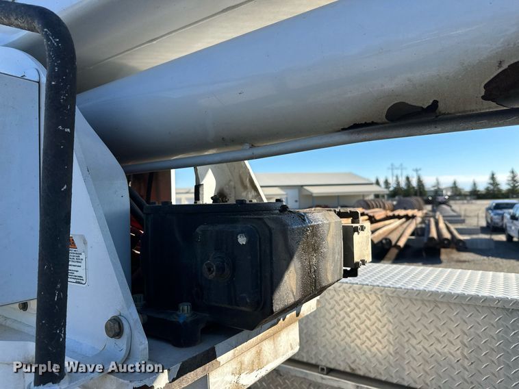 image for item DW4276 2009 Ford F750 Super Duty bucket truck