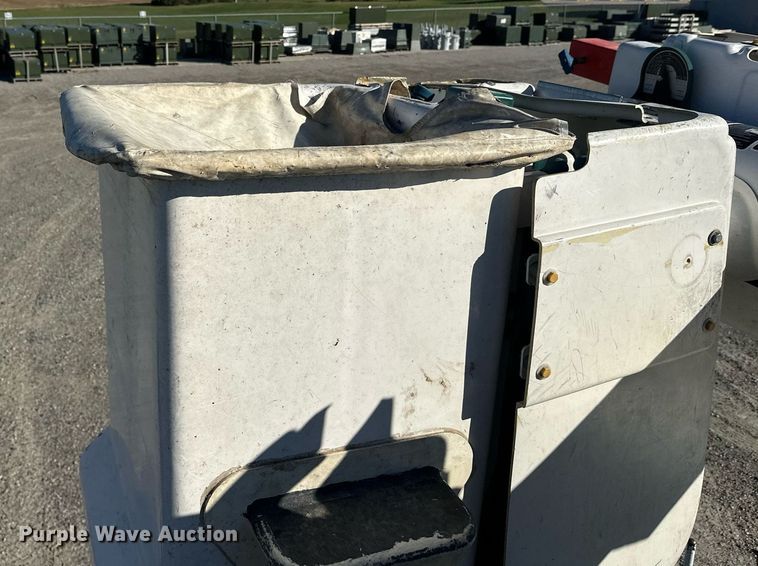 image for item DW4276 2009 Ford F750 Super Duty bucket truck