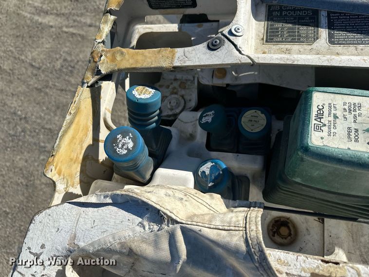 image for item DW4276 2009 Ford F750 Super Duty bucket truck