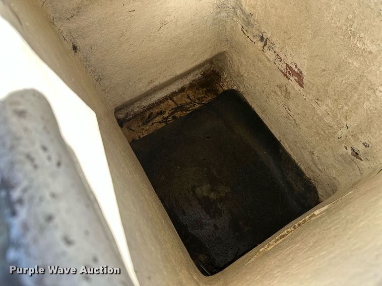 image for item DW4276 2009 Ford F750 Super Duty bucket truck