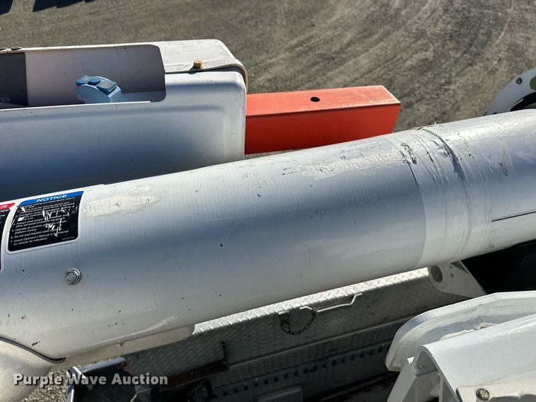 image for item DW4276 2009 Ford F750 Super Duty bucket truck