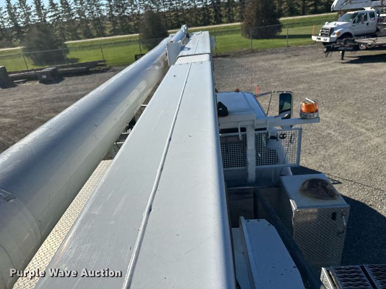 image for item DW4276 2009 Ford F750 Super Duty bucket truck