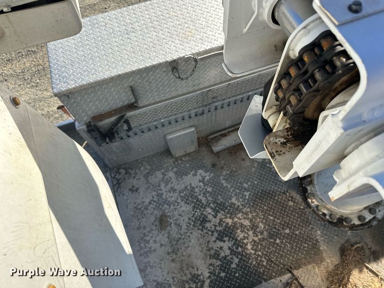 image for item DW4276 2009 Ford F750 Super Duty bucket truck