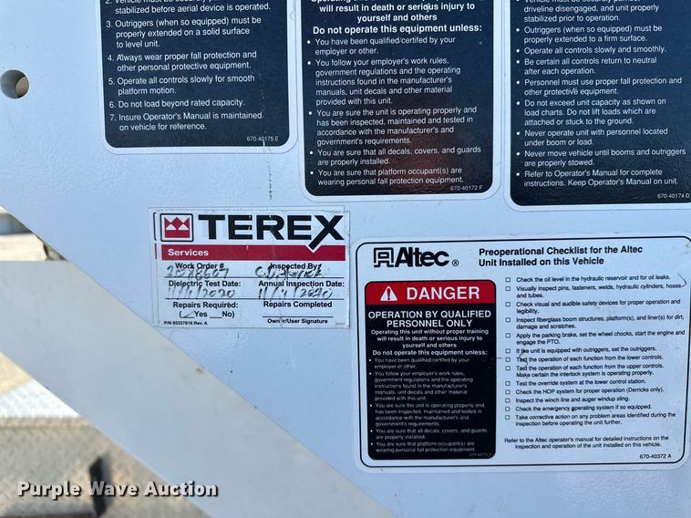 image for item DW4276 2009 Ford F750 Super Duty bucket truck