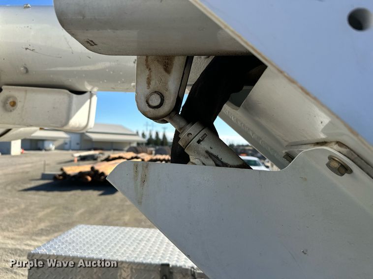 image for item DW4276 2009 Ford F750 Super Duty bucket truck