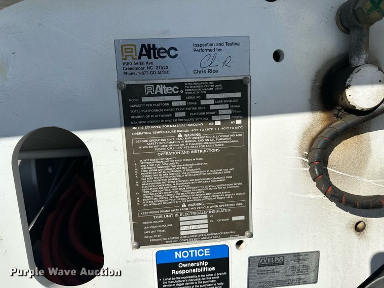 image for item DW4276 2009 Ford F750 Super Duty bucket truck