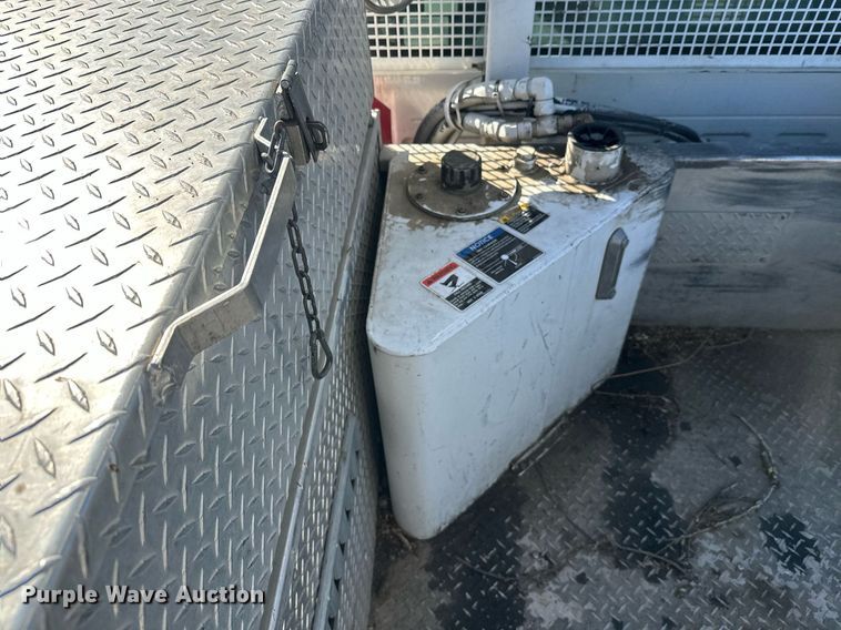 image for item DW4276 2009 Ford F750 Super Duty bucket truck