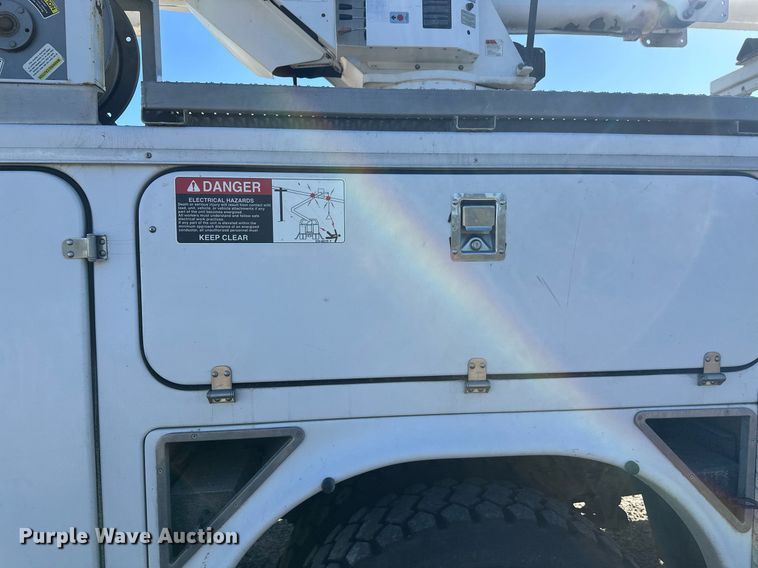 image for item DW4276 2009 Ford F750 Super Duty bucket truck