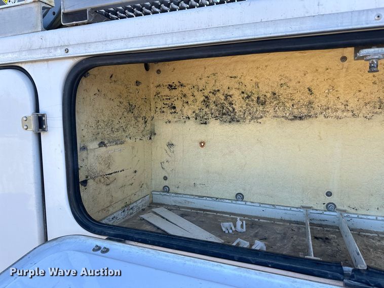 image for item DW4276 2009 Ford F750 Super Duty bucket truck