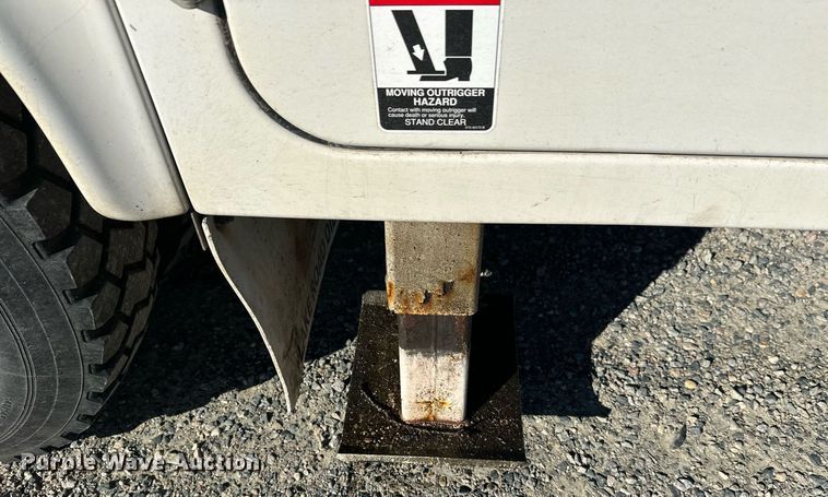 image for item DW4276 2009 Ford F750 Super Duty bucket truck