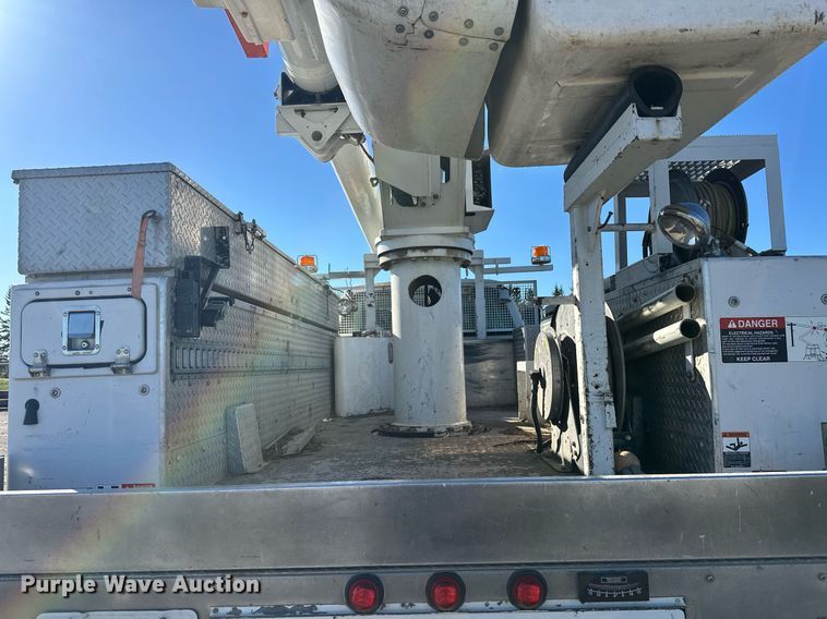 image for item DW4276 2009 Ford F750 Super Duty bucket truck