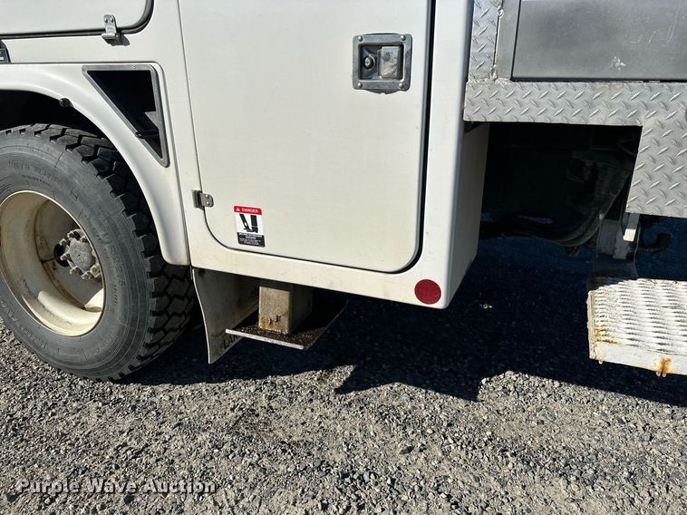 image for item DW4276 2009 Ford F750 Super Duty bucket truck