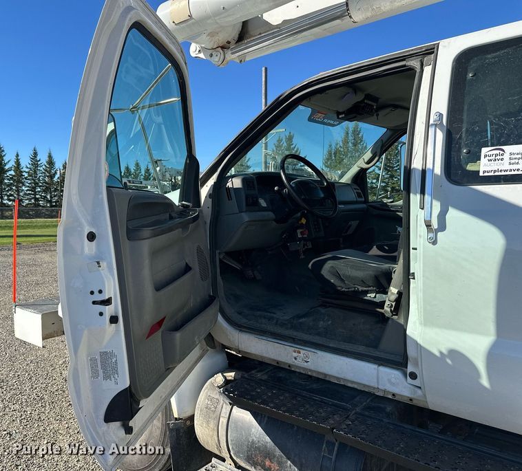 image for item DW4276 2009 Ford F750 Super Duty bucket truck