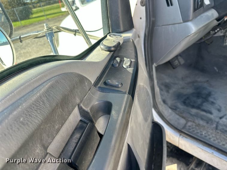 image for item DW4276 2009 Ford F750 Super Duty bucket truck