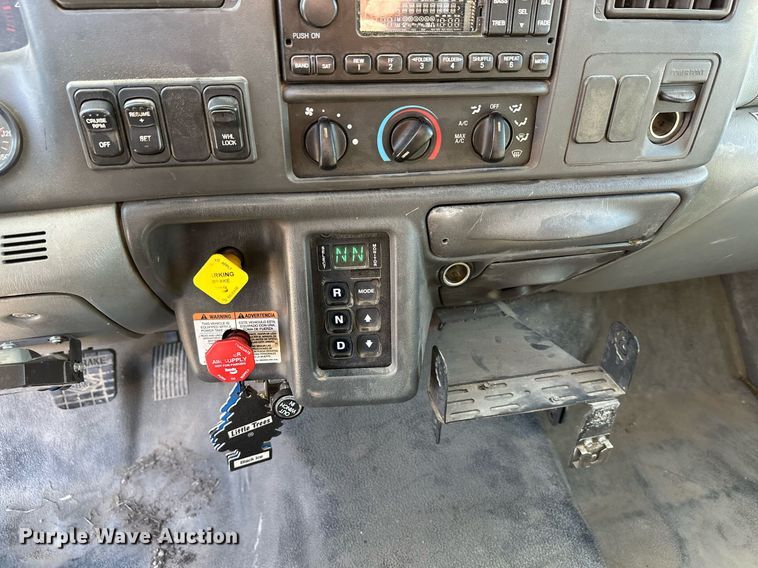 image for item DW4276 2009 Ford F750 Super Duty bucket truck