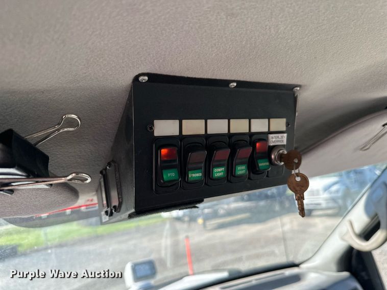 image for item DW4276 2009 Ford F750 Super Duty bucket truck