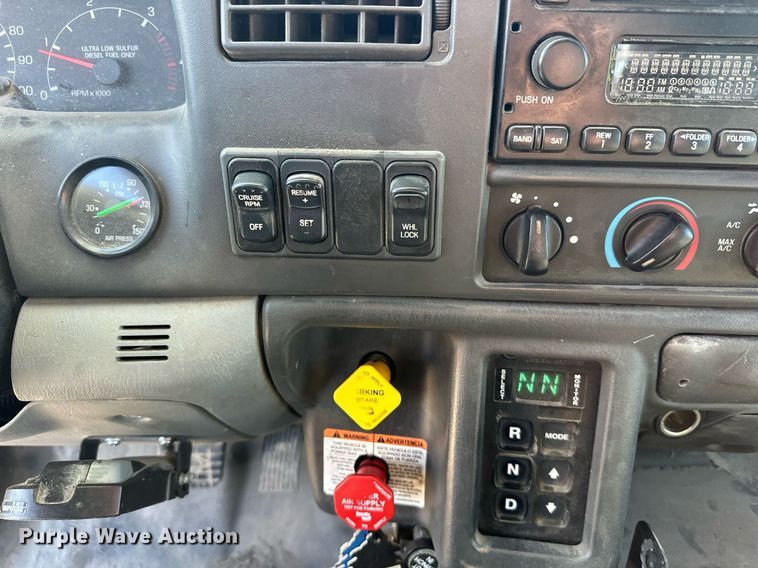 image for item DW4276 2009 Ford F750 Super Duty bucket truck