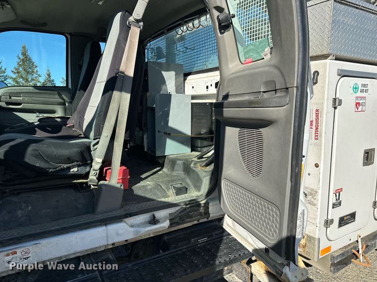 image for item DW4276 2009 Ford F750 Super Duty bucket truck