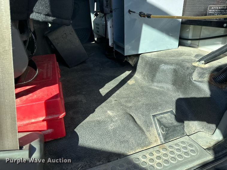 image for item DW4276 2009 Ford F750 Super Duty bucket truck