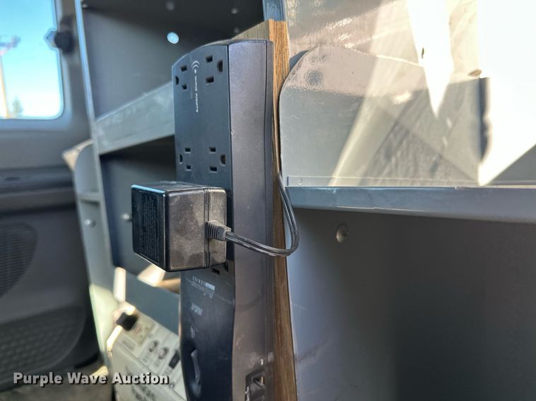 image for item DW4276 2009 Ford F750 Super Duty bucket truck