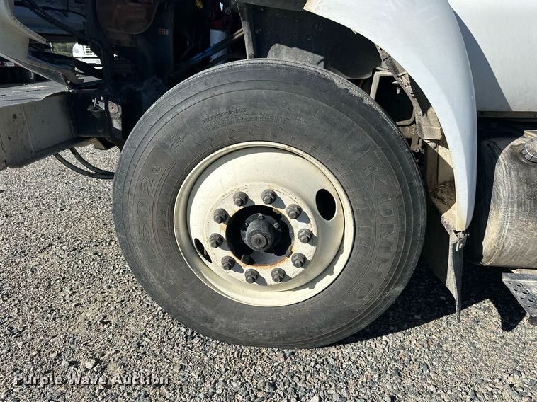 image for item DW4276 2009 Ford F750 Super Duty bucket truck