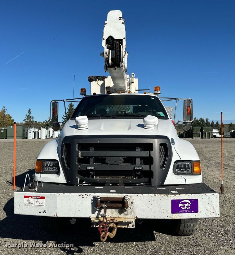 CAMIóN CON CANASTILLA 2013 FORD TEREX