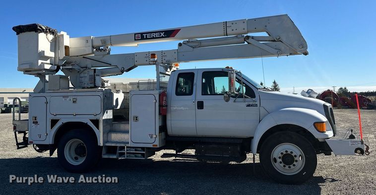 CAMIóN CON CANASTILLA 2013 FORD TEREX