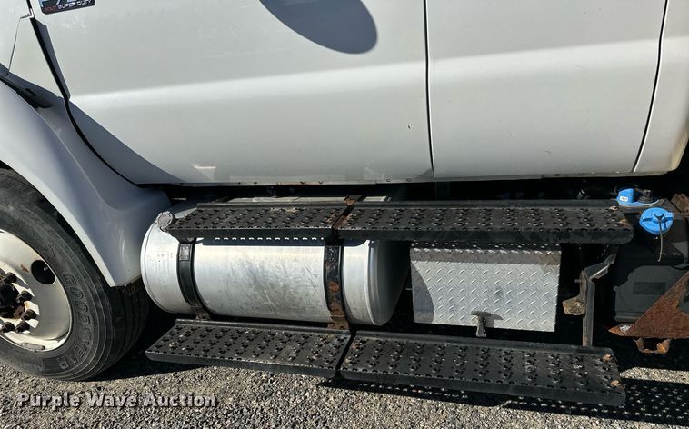 image for item DW4277 2013 Ford F750 Super Duty bucket truck