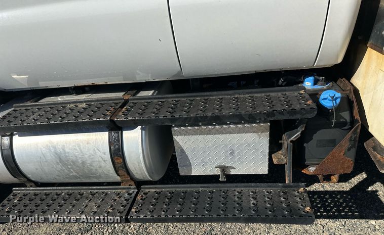 image for item DW4277 2013 Ford F750 Super Duty bucket truck