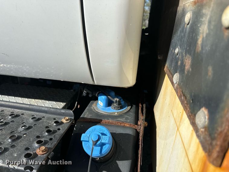 image for item DW4277 2013 Ford F750 Super Duty bucket truck