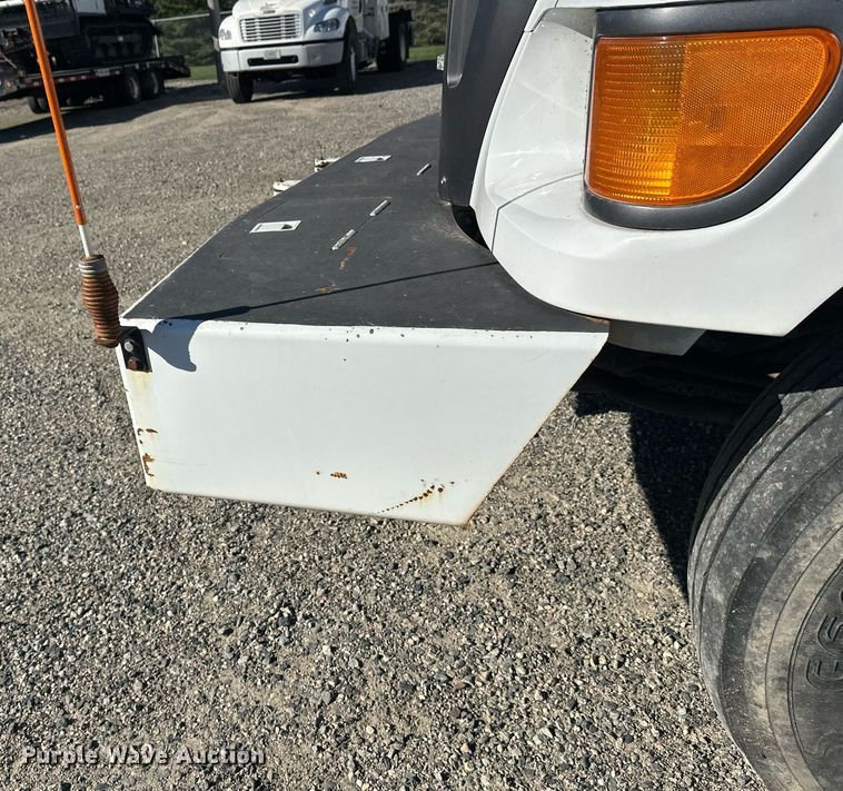 image for item DW4277 2013 Ford F750 Super Duty bucket truck