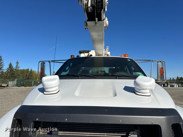 image for item DW4277 2013 Ford F750 Super Duty bucket truck