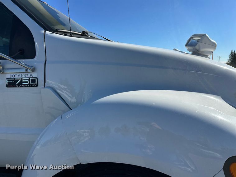 image for item DW4277 2013 Ford F750 Super Duty bucket truck