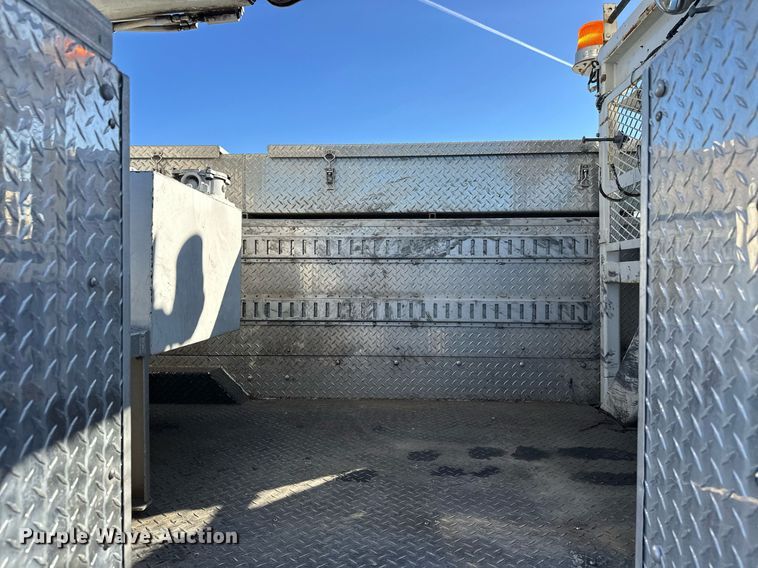 image for item DW4277 2013 Ford F750 Super Duty bucket truck