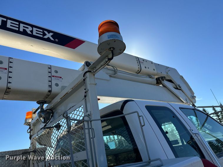 image for item DW4277 2013 Ford F750 Super Duty bucket truck