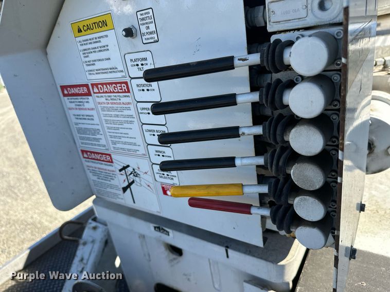 image for item DW4277 2013 Ford F750 Super Duty bucket truck