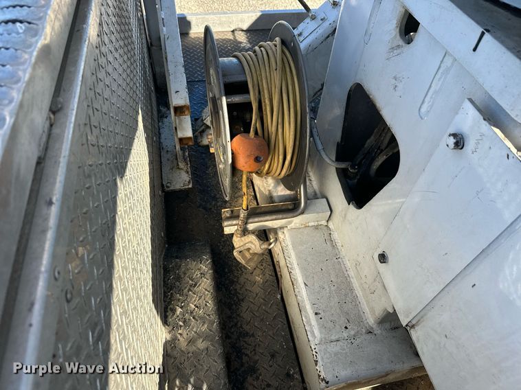 image for item DW4277 2013 Ford F750 Super Duty bucket truck