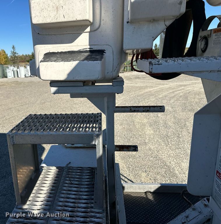 image for item DW4277 2013 Ford F750 Super Duty bucket truck