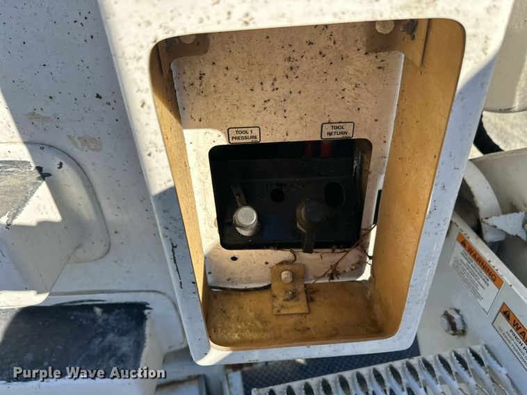 image for item DW4277 2013 Ford F750 Super Duty bucket truck