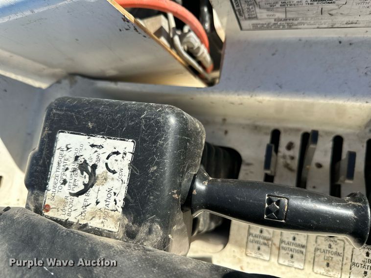 image for item DW4277 2013 Ford F750 Super Duty bucket truck