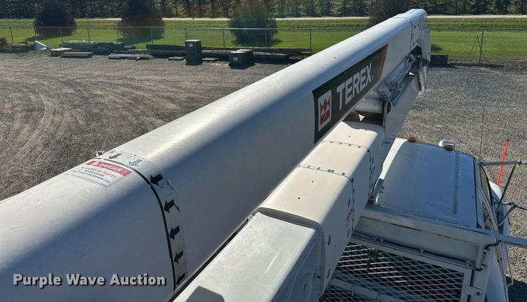 image for item DW4277 2013 Ford F750 Super Duty bucket truck