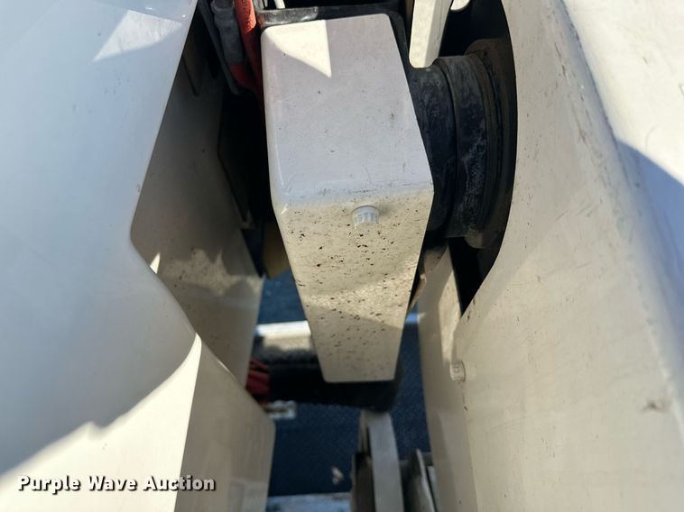 image for item DW4277 2013 Ford F750 Super Duty bucket truck