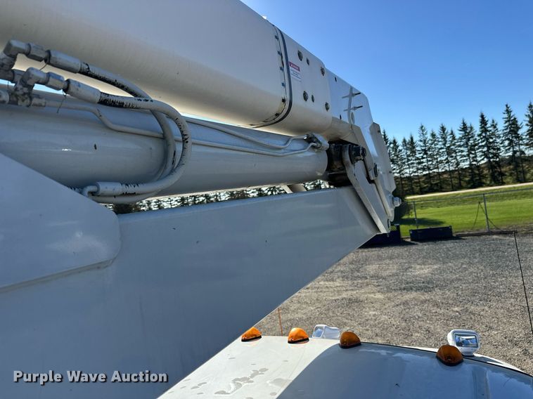 image for item DW4277 2013 Ford F750 Super Duty bucket truck