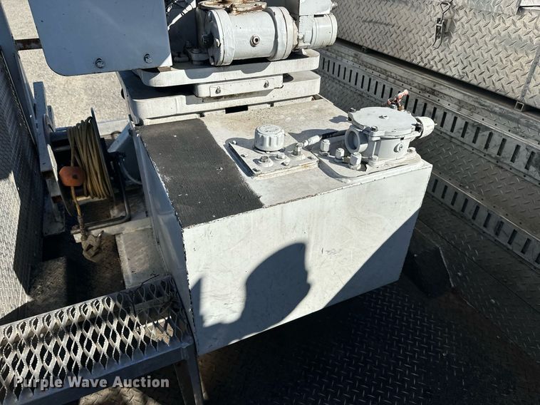 image for item DW4277 2013 Ford F750 Super Duty bucket truck