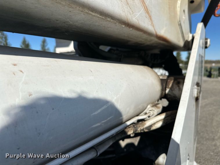 image for item DW4277 2013 Ford F750 Super Duty bucket truck