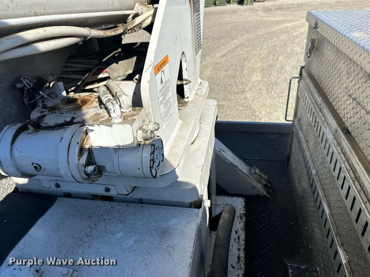 image for item DW4277 2013 Ford F750 Super Duty bucket truck